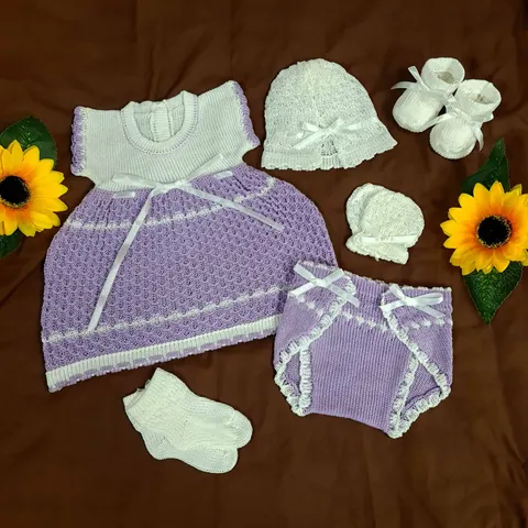 Traje Lila/Blanco