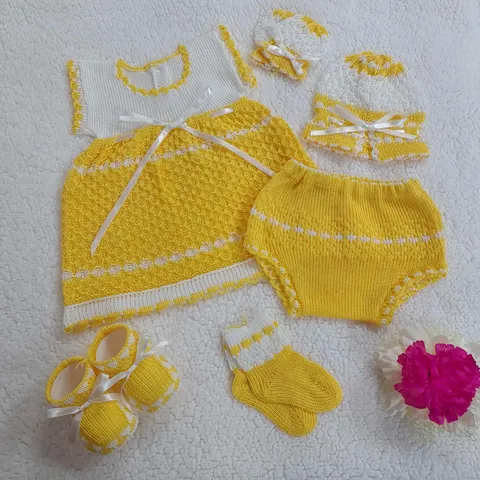 Traje Amarillo/Blanco