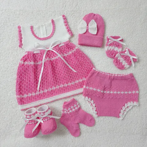 Traje Rosa/Blanco