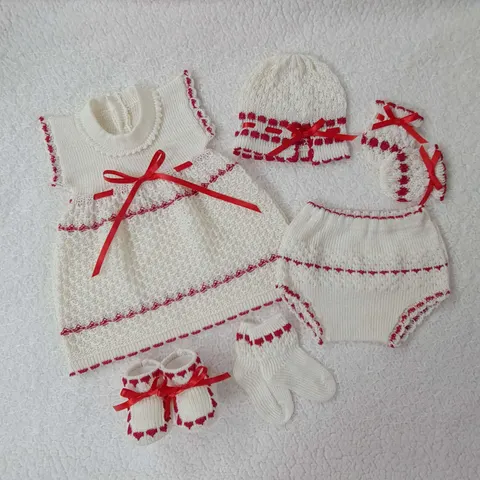 Traje Blanco Crema/Rojo