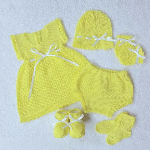Traje Amarillo Cinta Blanco