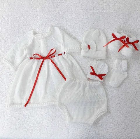 Traje Emperatriz Blanco cinta Roja