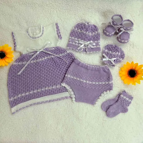 Traje Lila/Blanco