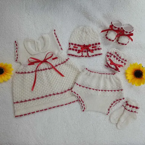 Traje Corazón Blanco Crema/Rojo
