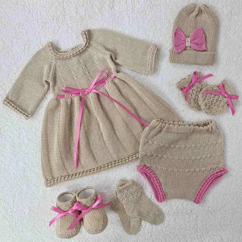 Traje Emperatriz Beige/Rosado
