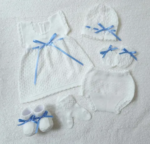 Traje Blanco Cinta Celeste